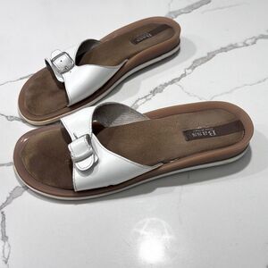 Bass | Vintage Women’s White Leather Slide Buckle Summer Sandals Size 8M